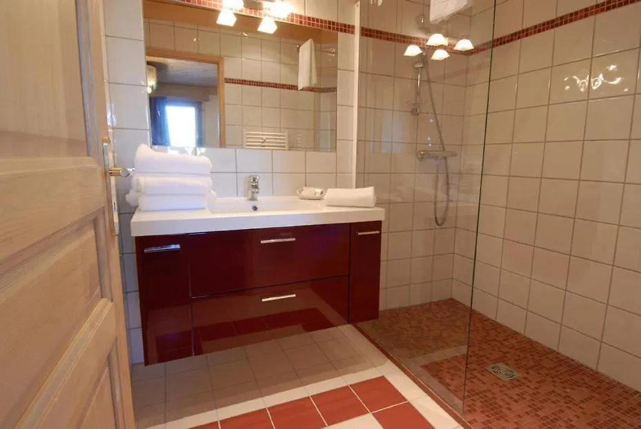 Hotel Denarie - Restaurant Les 5 Chemins 3*, Anthy-sur-Leman