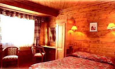 Hotel Denarie - Restaurant Les 5 Chemins 3*, Anthy-sur-Leman フランス